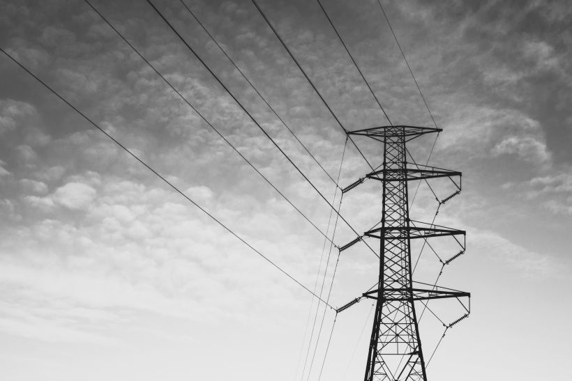 Zdieľanie elektriny a 5 mýtov, ktorým možno veríte